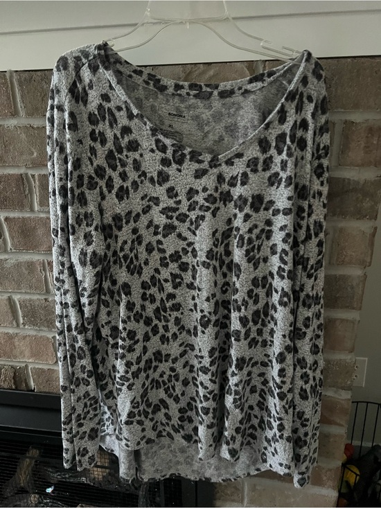 Sonoma Tops - Sonoma Gray and Black Leopard Print Long Sleeve Top